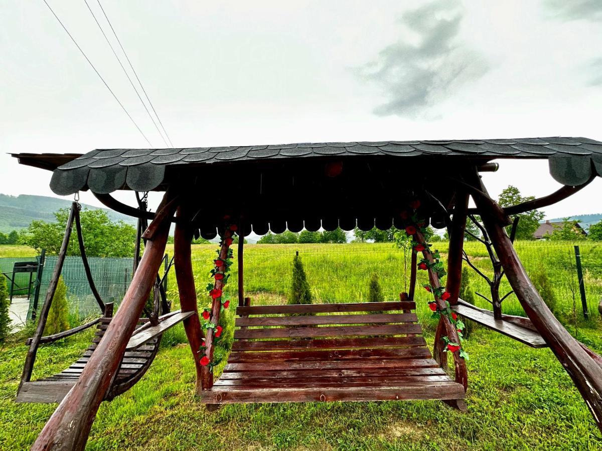 A-Frame Bucovina- Paradis Bucovinean Capu Cimpului Екстер'єр фото